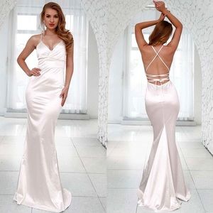 Beautiful white wedding/formal dress 🩶